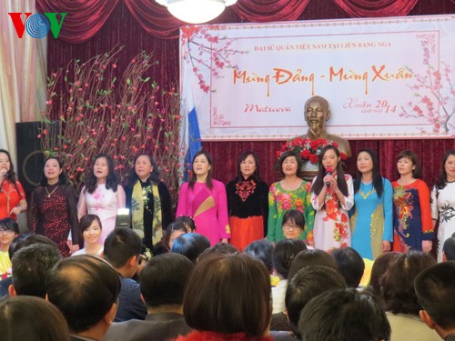 Vietnamesische Gemeinschaft im Ausland feiert das Neujahrsfest Tet - ảnh 1